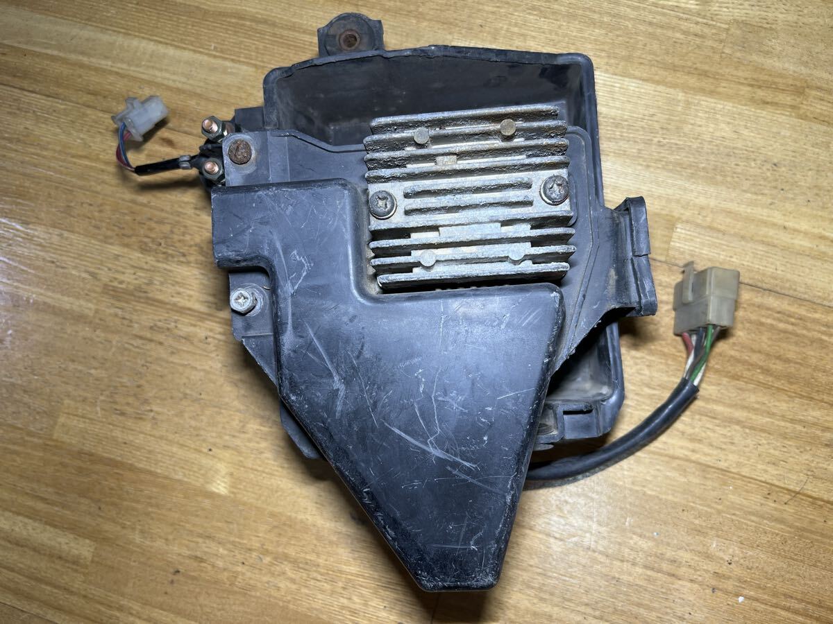 YAMAHA XJ400 XJ400D XJ550 バッテリーケース レギュレーター セルリレー 旧車