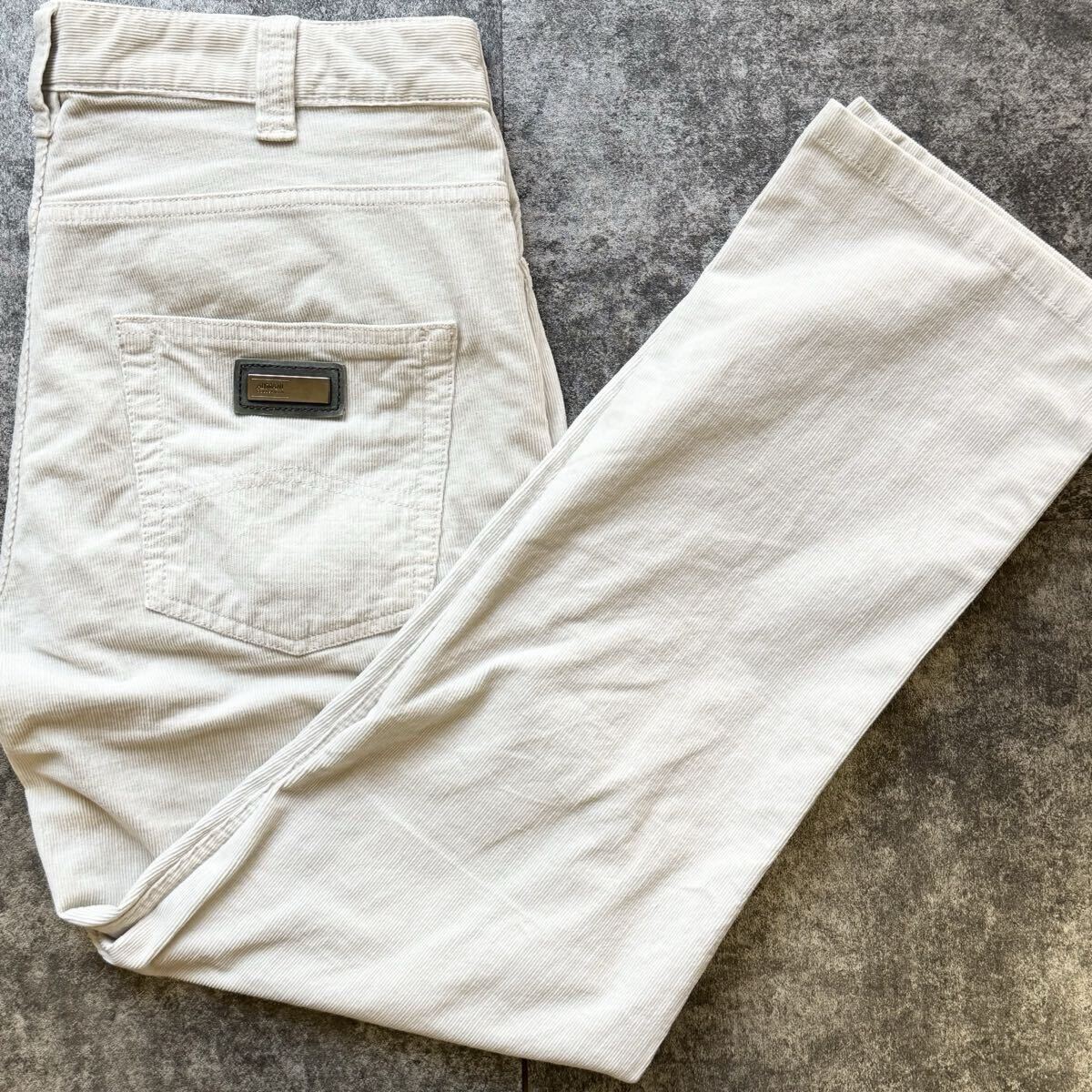 極美品◎アルマーニコレツィオーニ コーデュロイパンツ ボトムス ARMANI COLLEZIONI レザーロゴ金具 ジップ ストレッチ アイボリー系 31