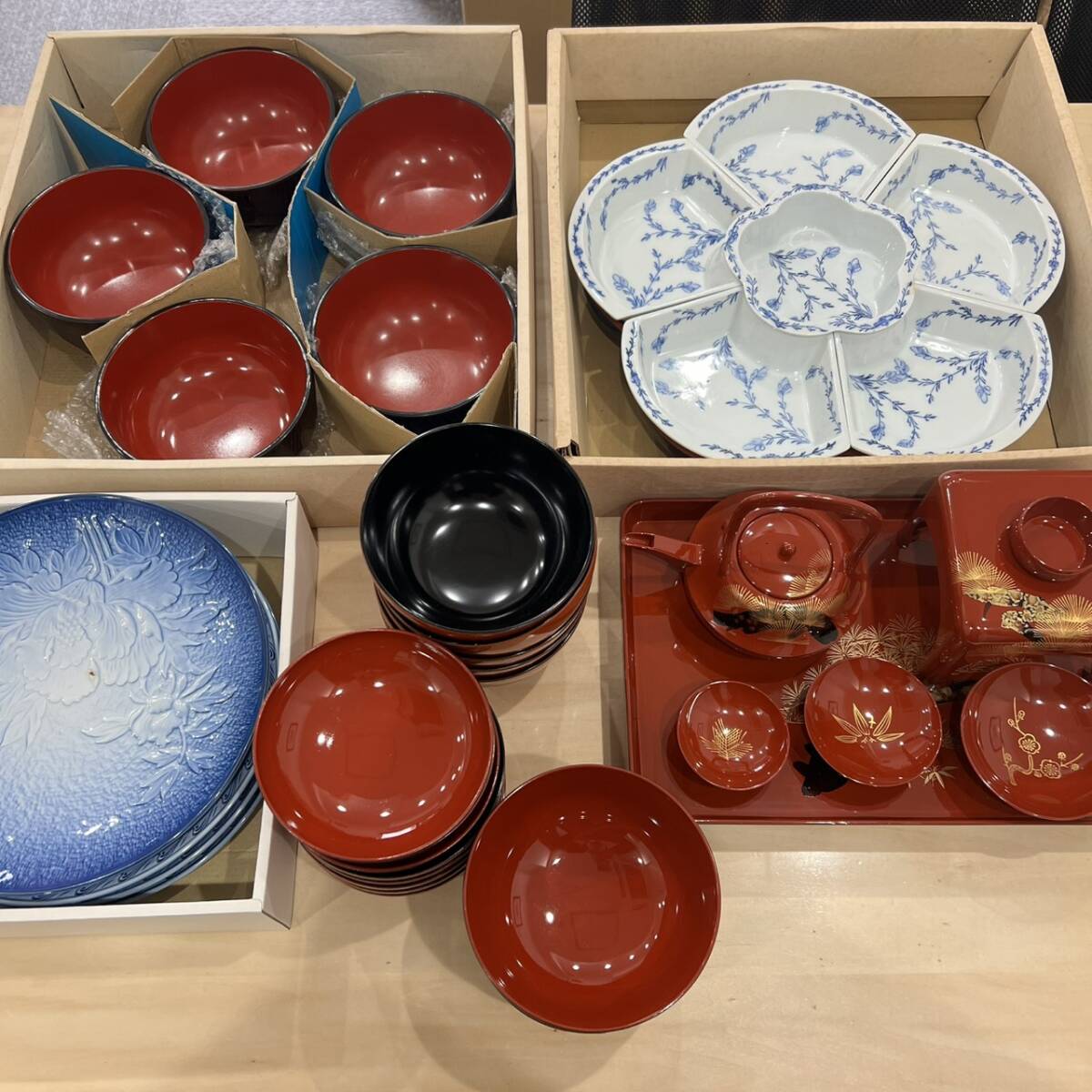 【O-1871】食器おまとめ 皿 お椀 丼ぶり 急須 大皿 中皿 小皿 一式 ノーブランド 生活用品 お盆 1円スタート