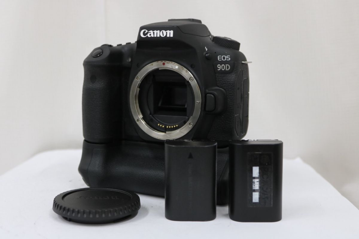 【返品保証】 【シャッター1000回以下】キャノン Canon EOS 90D BG-E14付き デジタル一眼 e11793