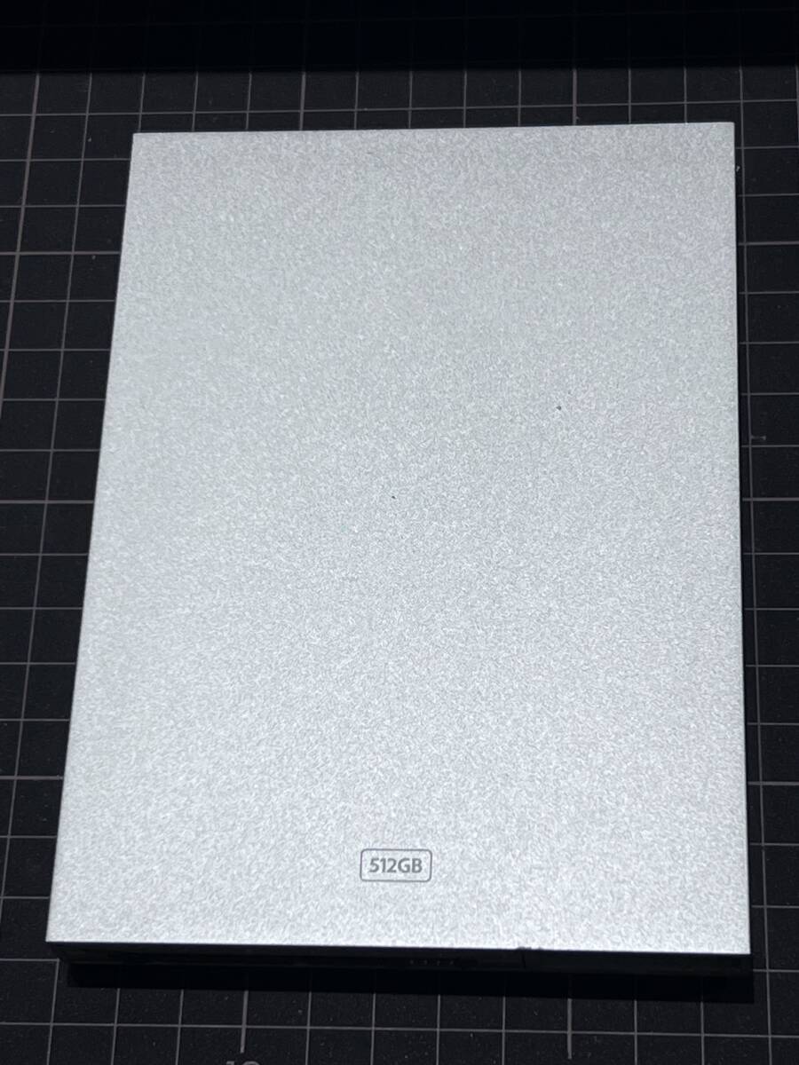 Apple SSD 512GB SATA Toshiba MLC NAND 2.5インチ MacPro用マウンタ付 THNSNC512GBSJ 1,756h SATA-2 3Gb/s Write 180MB/s Read 220MB/s