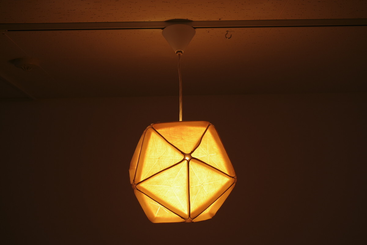 展示品 IDEE イデー ICOSA LAMP イコサランプ ペンダントライト モールドフェルト 照明 口金E26 リビング 寝室 シンプル ナチュラル 白