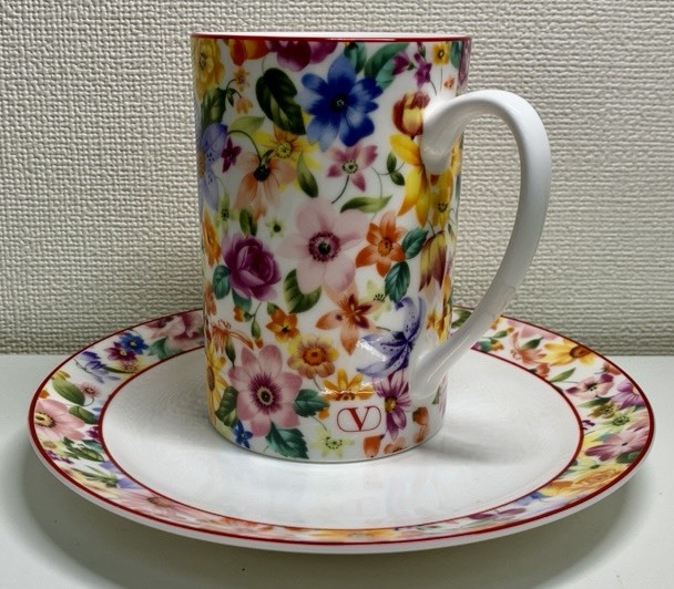 ●VARENTINO GARAVANI ヴァレンティノ・ガラバーニ Sango サンゴ 花柄 カップ ソーサー 食器 陶器 セット 中古 箱無し
