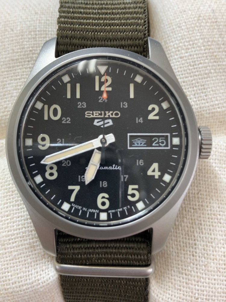 ★セイコー SEIKO スポーツフィールド 限定モデル カーキ 黒文字盤 裏スケ 209255 自動巻き 防水 日本製 メカニカルモデル 中古 稼働