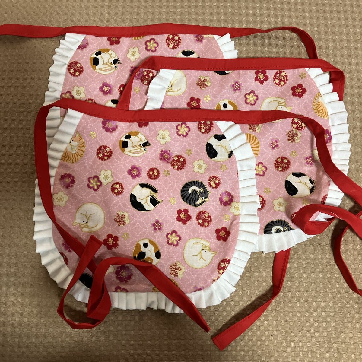 お地蔵様 前掛け　3枚　Ｅ　 よだれかけ フリル付 リバーシブル ハンドメイド
