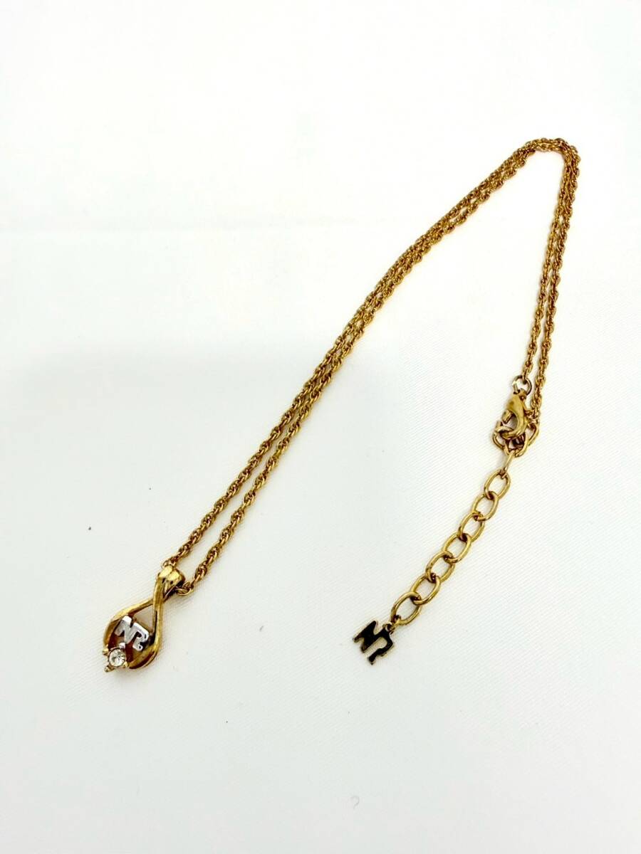 T111*0.3　NINA RICCI　ニナリッチ　ロゴ　ラインストーン　ゴールド×シルバー　ネックレス　アクセサリー
