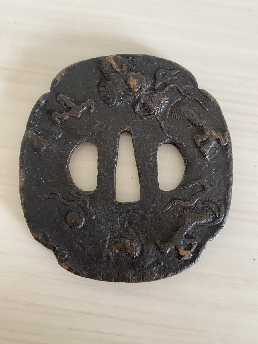 銅製　雲龍　刀鍔　鍔　雲竜　刀装具　武具　時代　日本刀　脇差　刀　箱　骨董品　古美術品　8×8.5 205g【426】