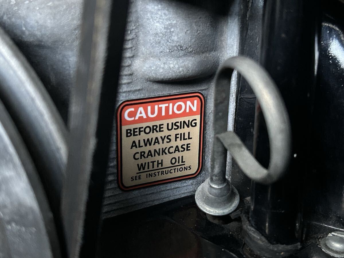 CAUTION 注意 ステッカー シール エンジン オイル USA 北米 USDM アメ車 旧車 空冷 VW ビートル バス タイプ3 カルマンギア ムーンアイズ