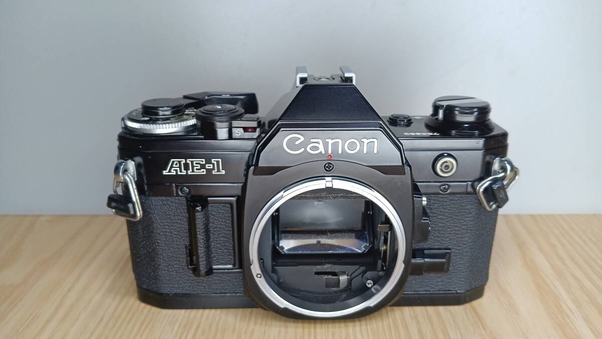【整備・シャッタ鳴無し・計測済み・露出計正常】Canon AE-1 ブラック (#25071401)