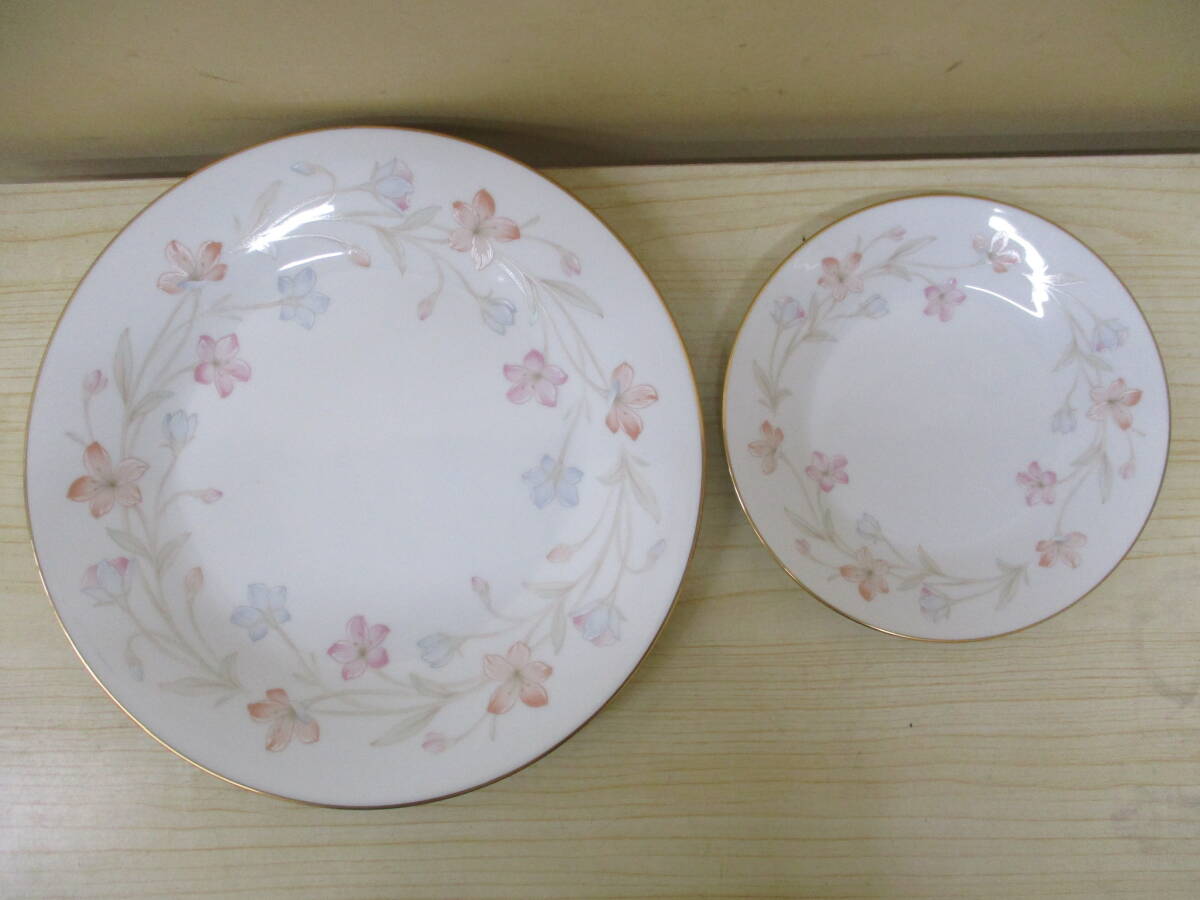 最終値下げ！N2030　Noritake　プレート　2枚セット　大小　コンテンポラリー　ノリタケ　お皿　陶器　花柄　contemporary