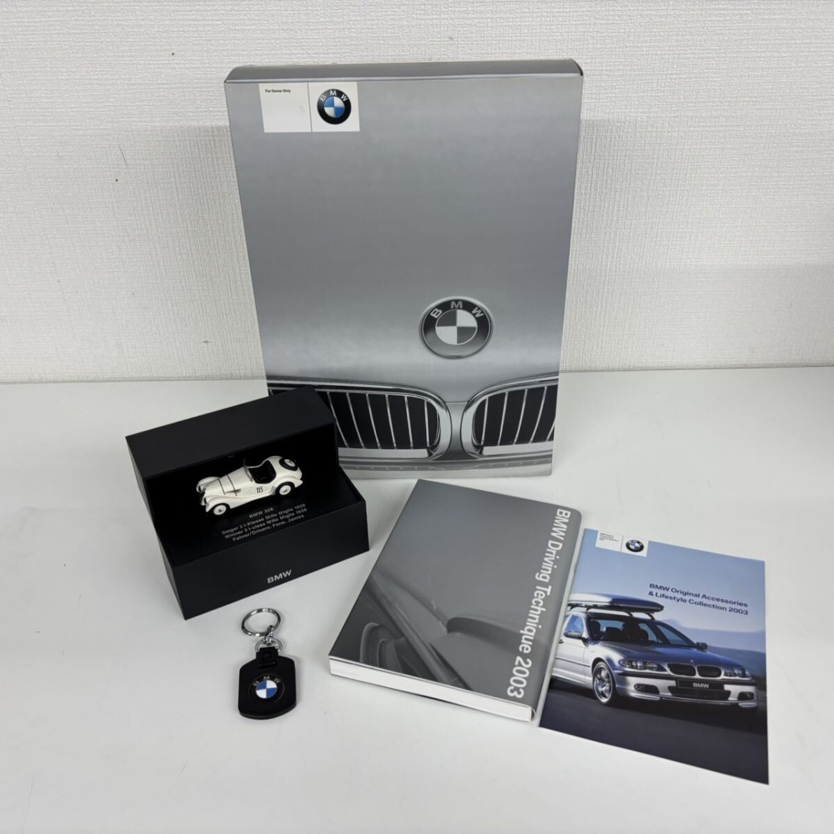 P341-NG19-95 BMW ビーエムダブリュー 2003年 記念品 非売品 ミニカー/328 ミッレミリア キーホルダー カタログ セット 車 箱付き NB