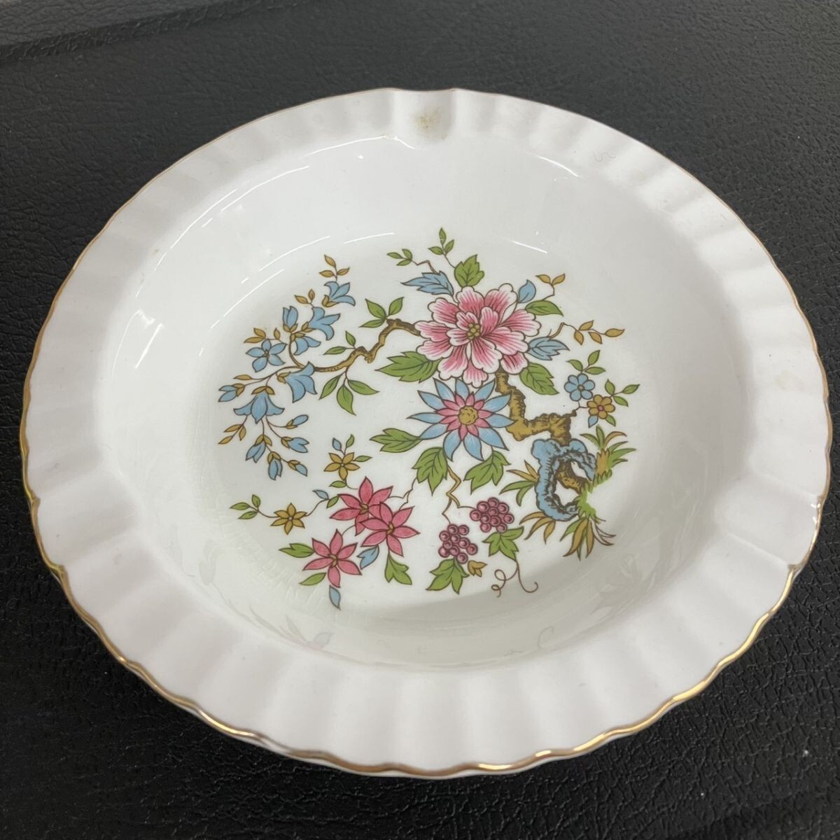 P044-SG8-1777 名門陶磁器 パラゴン Paragon バックスタンプ 刻印 MAJESTY THE QUEEN 装飾用灰皿 アッシュトレイ 小物 NA