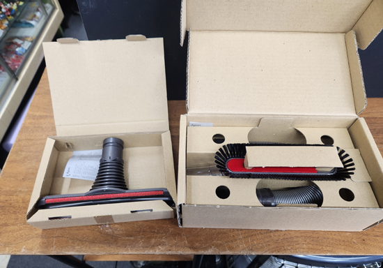 未使用品 ダイソン ソフトブラシ&延長ホース 967761-01 フトンツール 912698-02 2点セット アタッチメント セット売り dyson 札幌市 平岸店