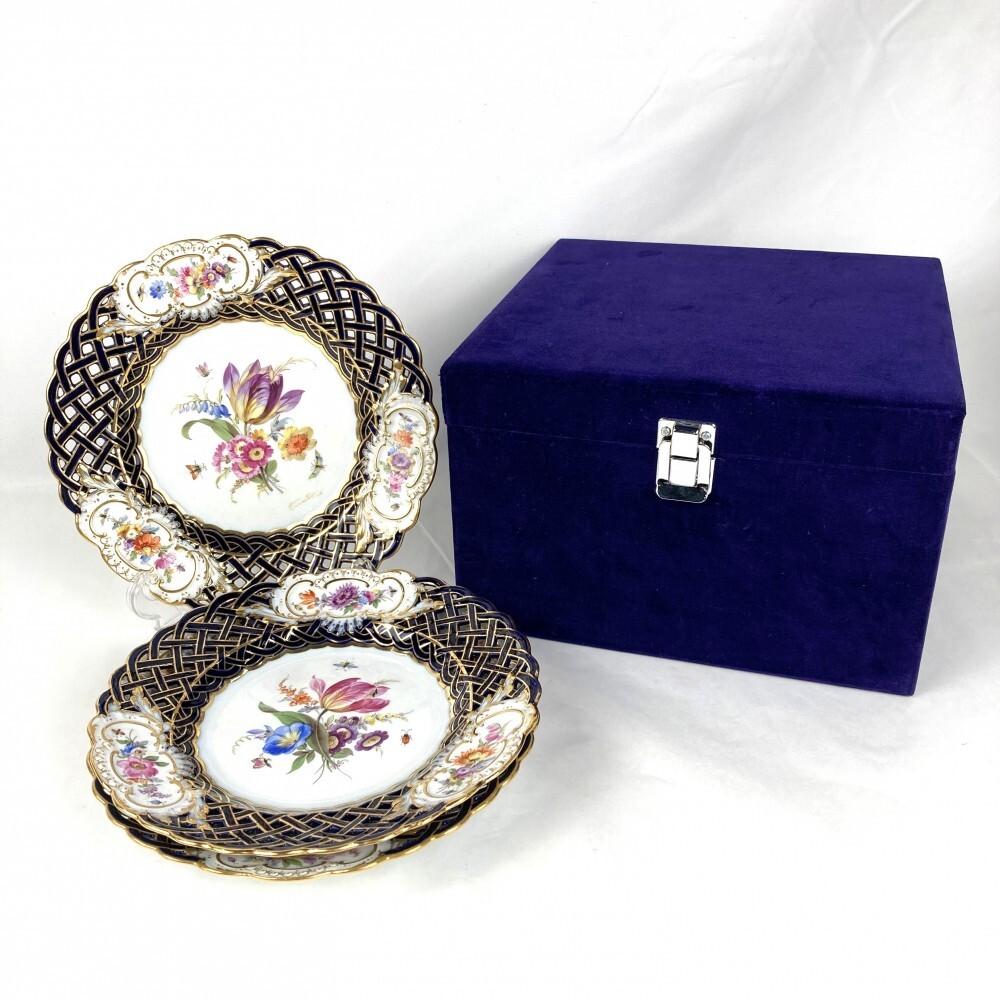 1円〜 Meissen オールドマイセン 昆虫とブーケ 透かしプレート 計3点 箱付 ボタン剣 金彩 コバルト オープンワーク