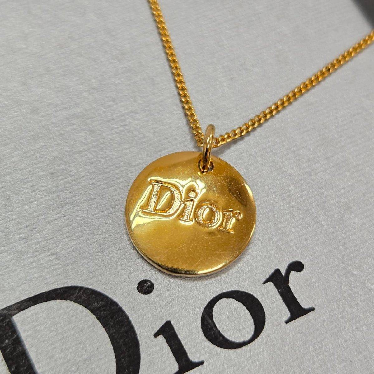 Christian Dior クリスチャンディオール ネックレス ラウンド ロゴ 箱付き ゴールドカラー アクセサリー ヴィンテージ 小物
