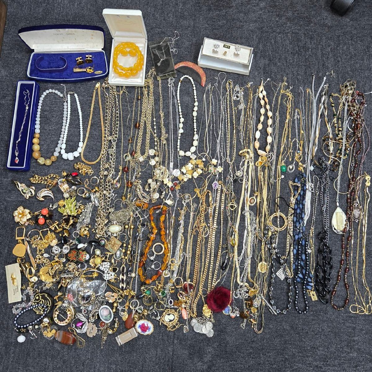 1円スタート イミテーション アクセサリー 総重量 約3.2kg 大量まとめセット ネックレス ブローチ ブレスレット 小物