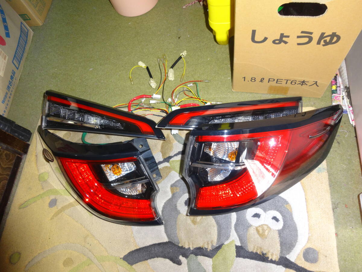 210系　前期カローラツーリングWxBテールランプ追加工品