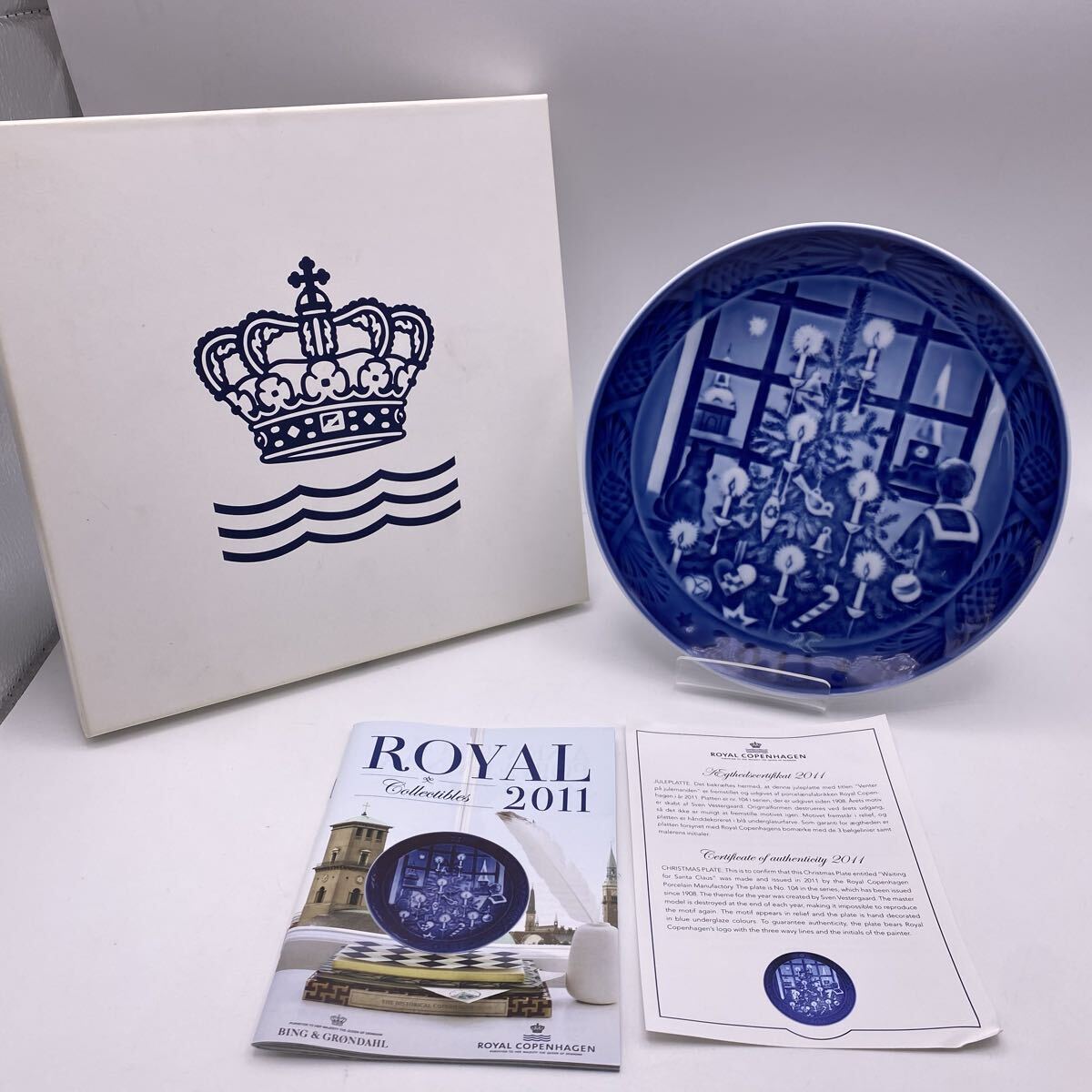 E ROYAL COPENHAGEN ロイヤル コペンハーゲン 2011年 イヤープレート サンタクロースを待ちながら クリスマスツリー 箱付 飾り皿 かわせみ