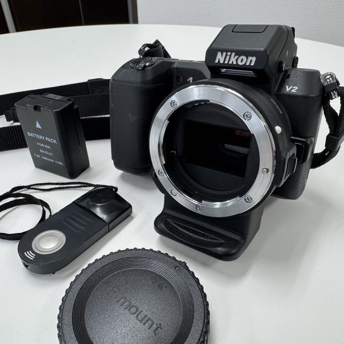 HS260319IS【ニコン】 Nikon 1 V2 ミラーレス一眼 ミラーレスカメラ 1425万画素 高速AF ブラック 