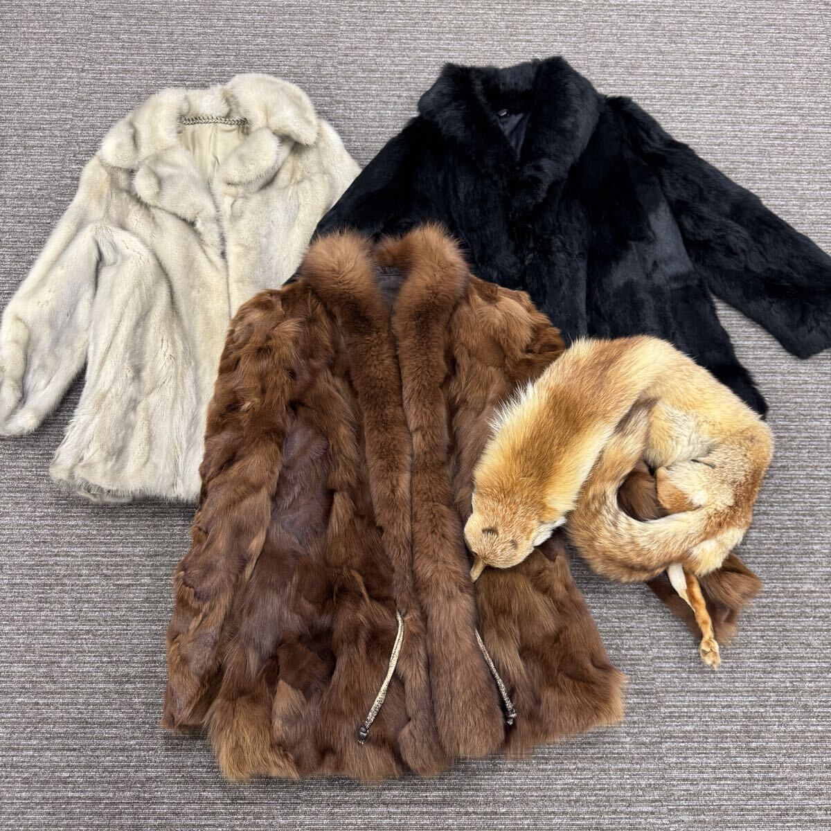 HS260325MN 毛皮のコートまとめ売り フォックス リアルファー FOX ファー マフラー セット