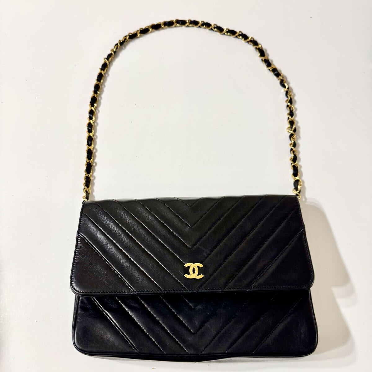 KO260320MN【CHANEL】 シャネル Vステッチ シェブロン ラムスキン チェーンショルダーバッグ ブラック ココマーク 黒 ヴィンテージ