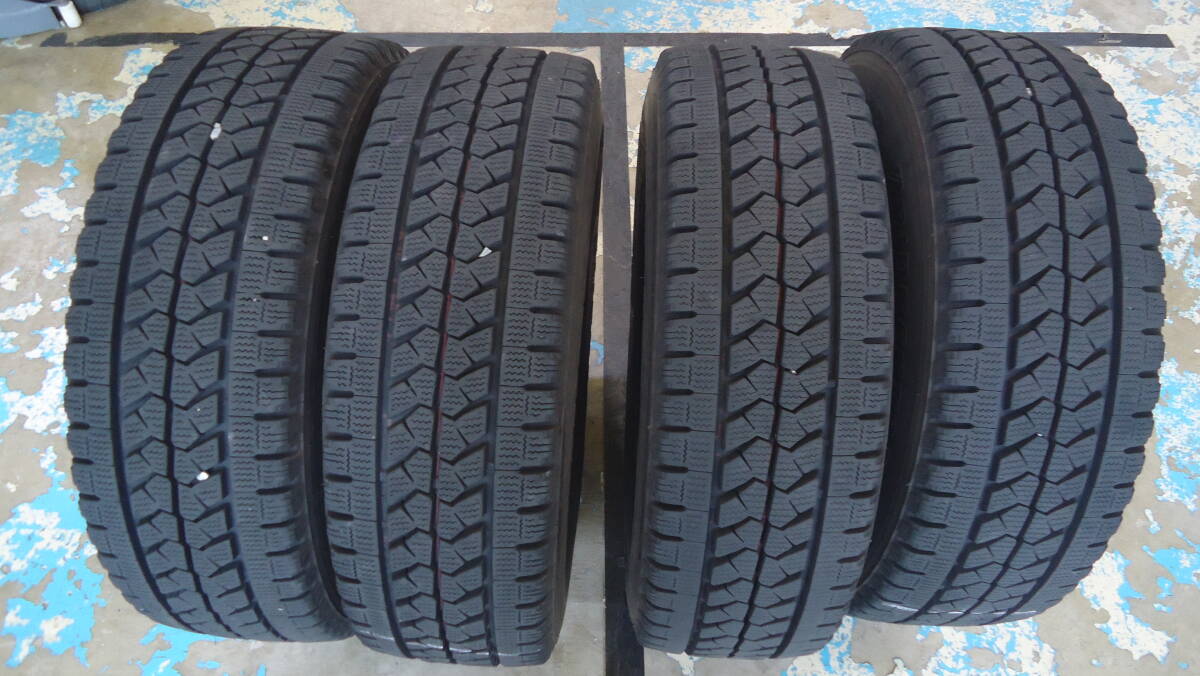 ★現品限り特価★　ブリヂストン　BLIZZAK W979 215/65R15 110/108L　合計4本セット 　スタットレス　カムロード　キャンピングカー