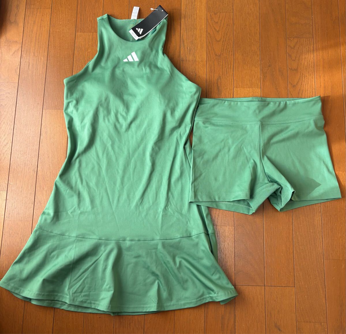 即決★アディダス　インナーパンツ付　セット　パット付ノースリーブ　テニス ワンピース　ドレス　新品 XL　グリーン