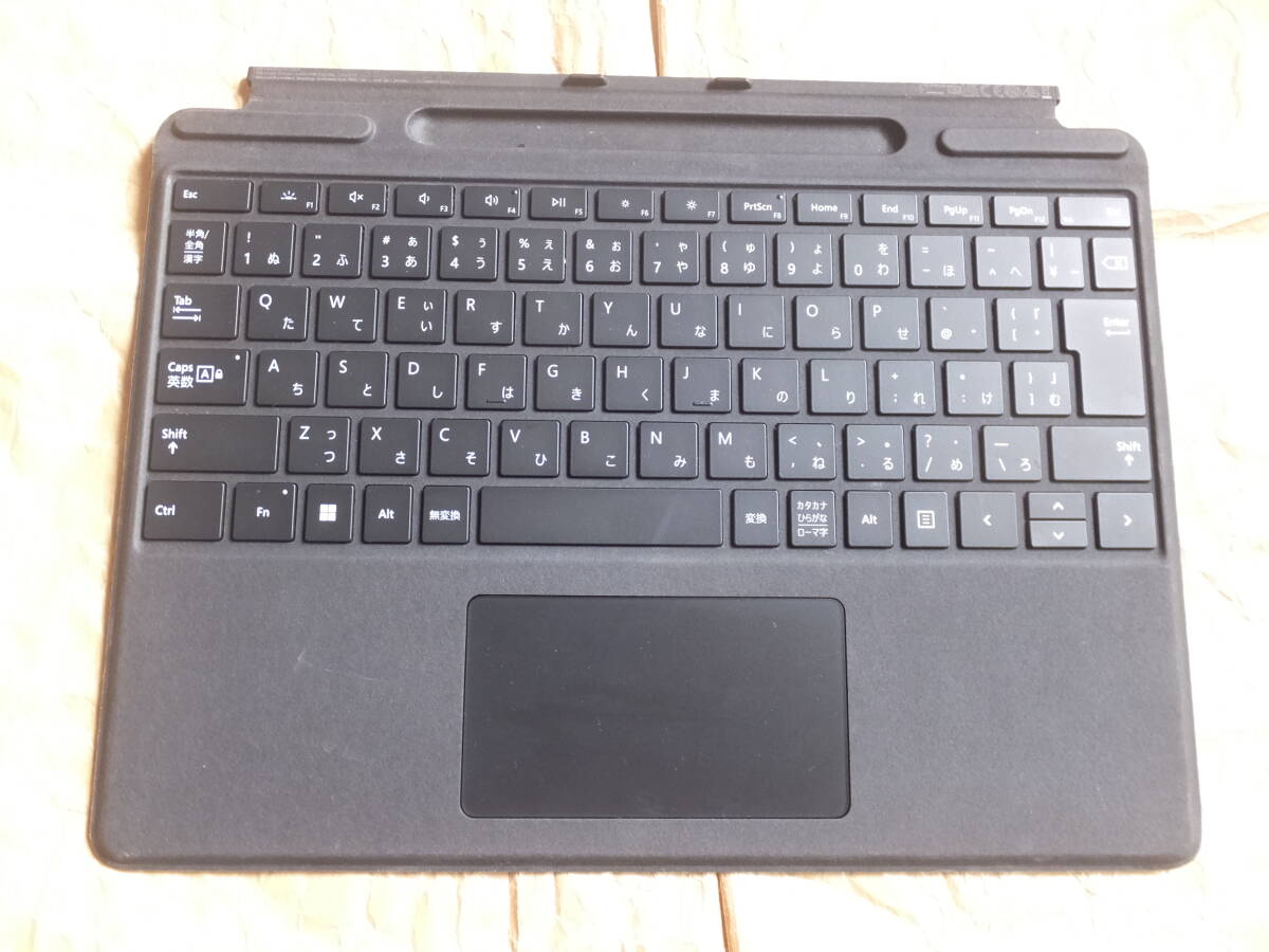 ジャンク　Surface Pro Signeture Keyboard No : 1864