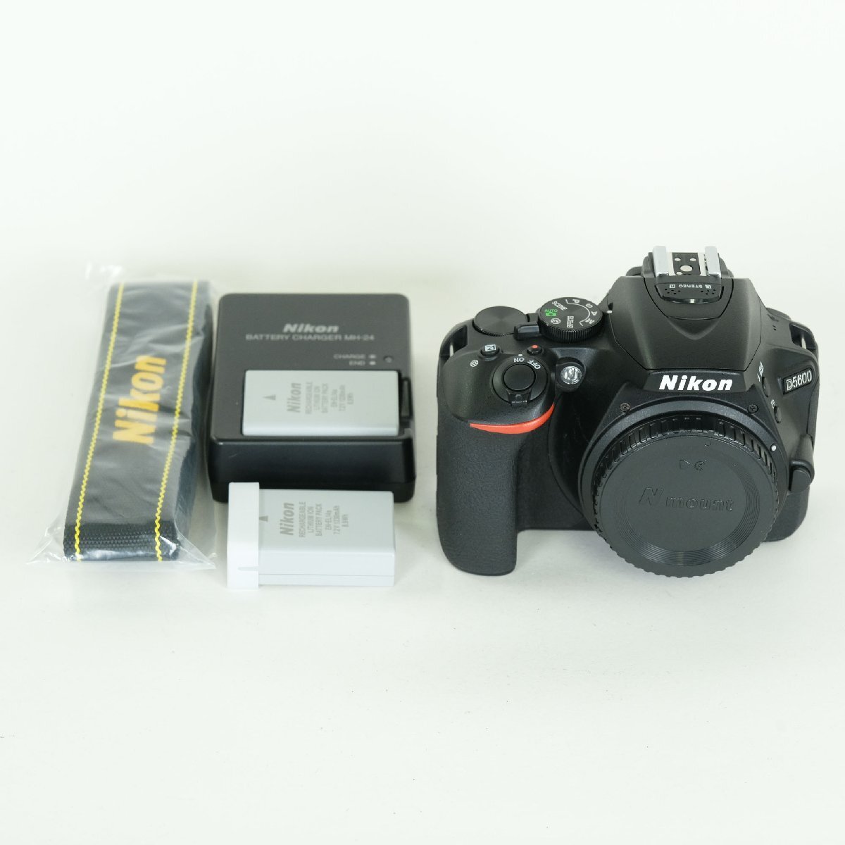 [美品 | シャッター数267回｜バッテリー2個付] Nikon D5600 [ボディ] | Nikon Fマウント