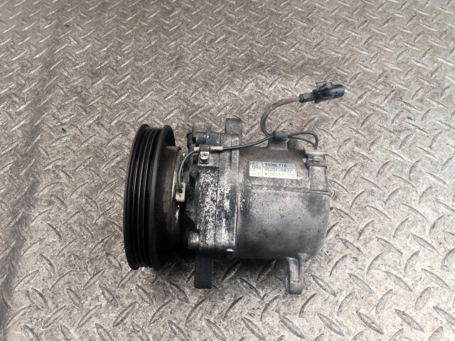 キャリィ EBD-DA63T A/Cコンプレッサー 95200-58J21