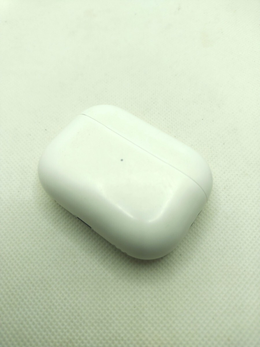 バッテリー良好 AirPods Pro Apple ワイヤレスイヤホン 充電ケースのみ 第2世代 A2700 6S-6500 【動作OK】