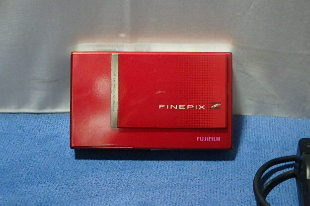 FUJIFILM フジフィルム FinePix Z250fd コンパクトデジタルカメラ