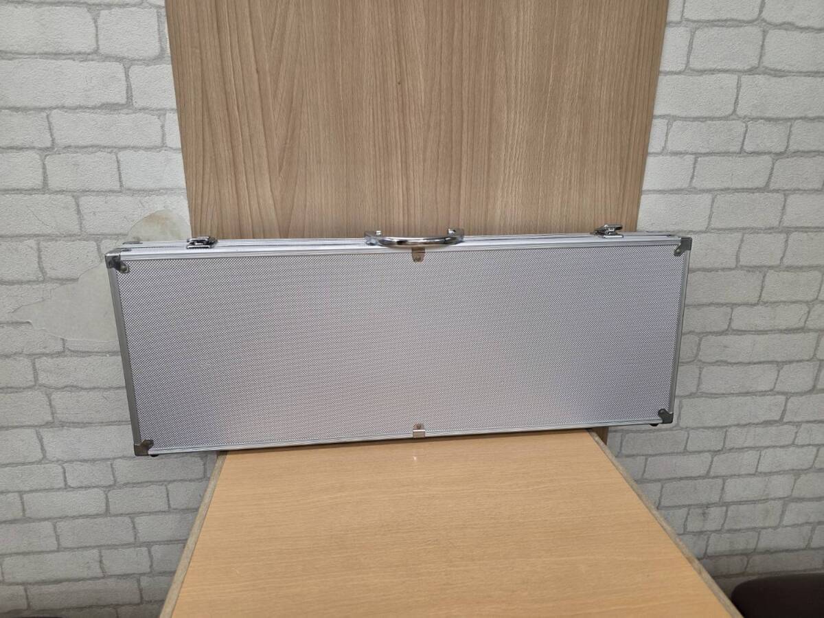 AK R80417 アルミケース 詳細不明 66×24×7.5cm ケースのみ 鍵付き 現状渡し 