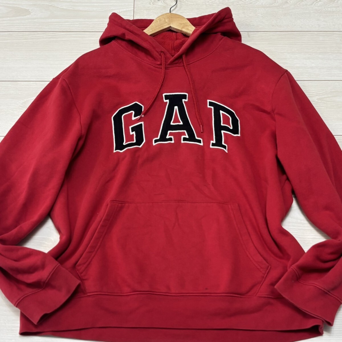 美品/XLサイズ●GAP ギャップ パーカー プルオーバー フーディー スウェット ロゴパーカー フロントロゴ レッド トップス メンズ