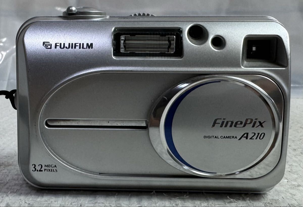 ⑤-10 【動作未確認】FUJIFILM FinePix A210 3.2MP シルバー コンパクトデジタルカメラ フジフィルム オールドデジカメ デジカメ 本体