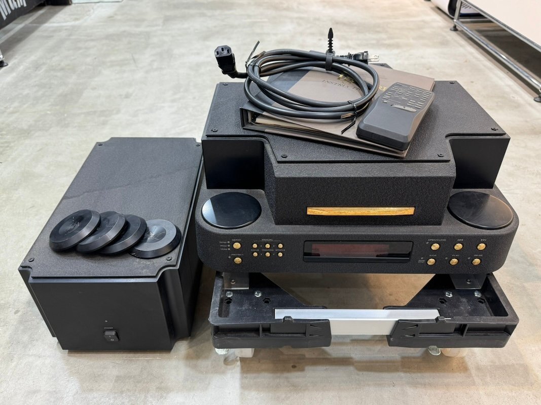 ＜発送不可＞ ESOTERIC エソテリック P-0 CDトランスポート リモコン付き 取扱説明書付き 現状品 20838196 ＜発送不可＞