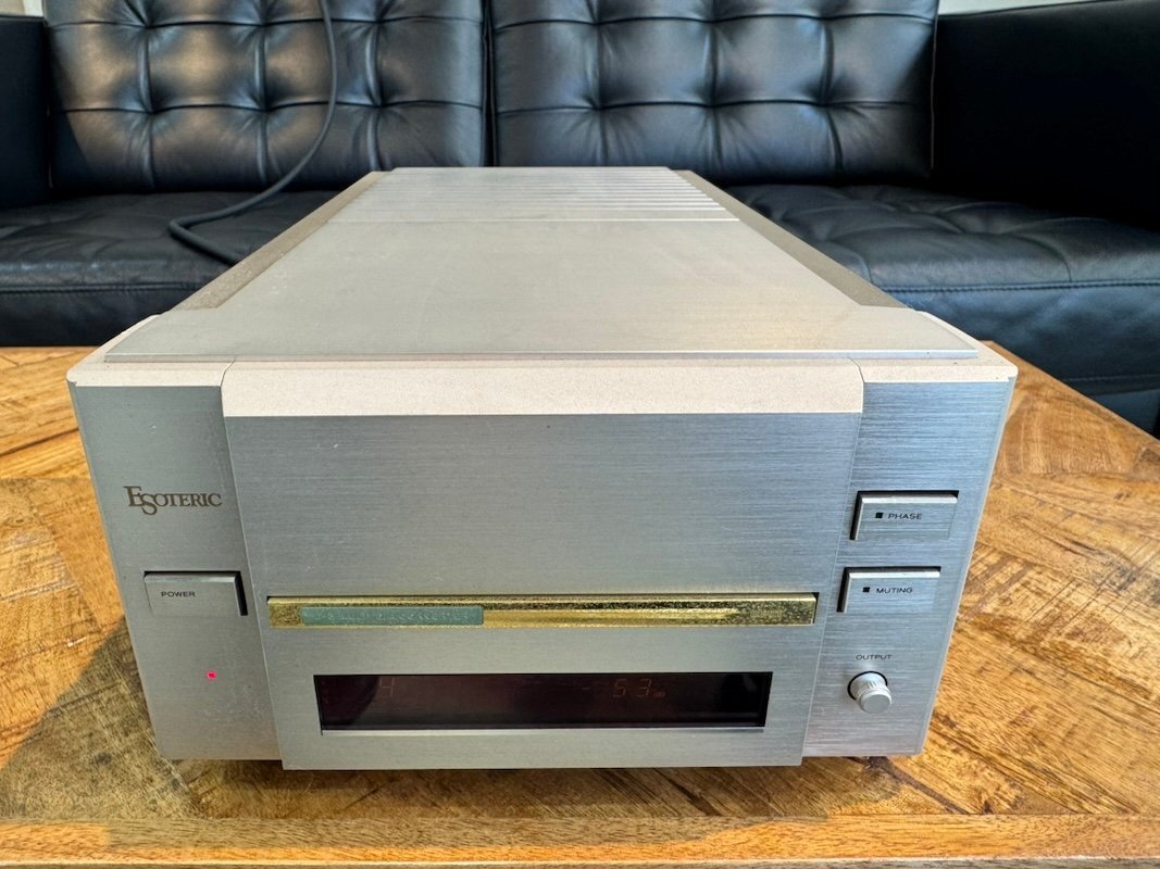 ESOTERIC エソテリック D-3 D/Aコンバーター 取扱説明書付き ジャンク 20838197