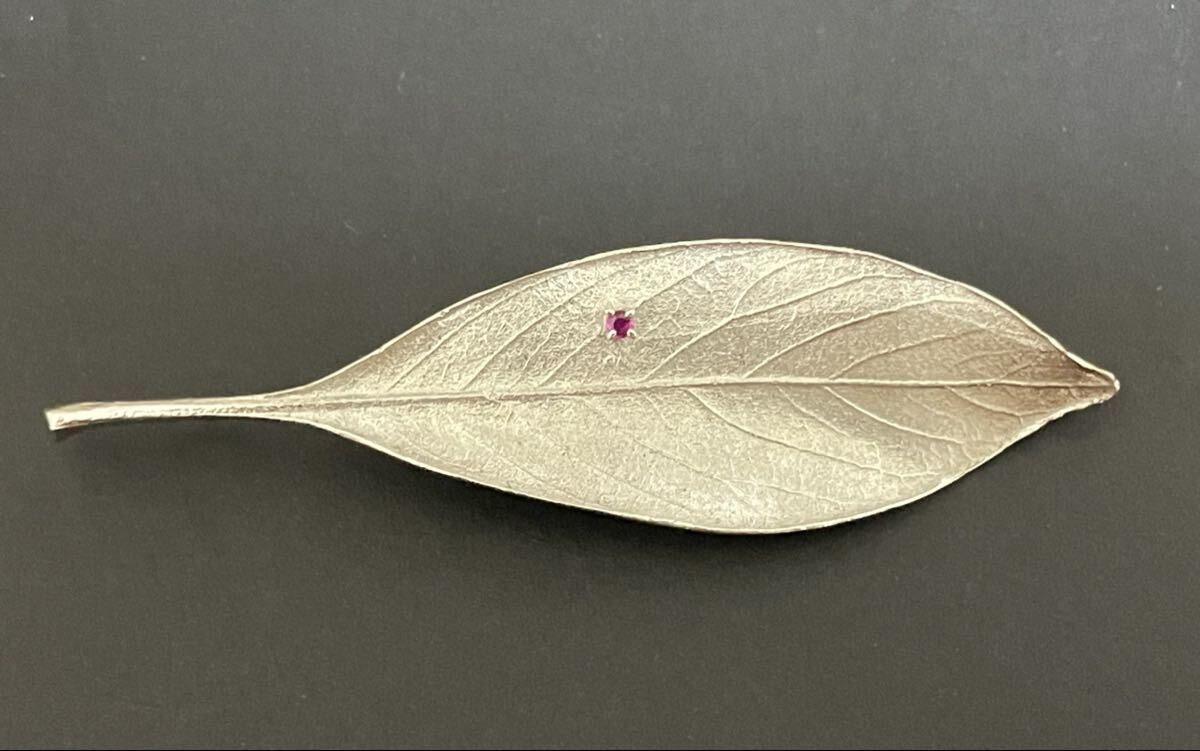 葉のブローチ シルバー