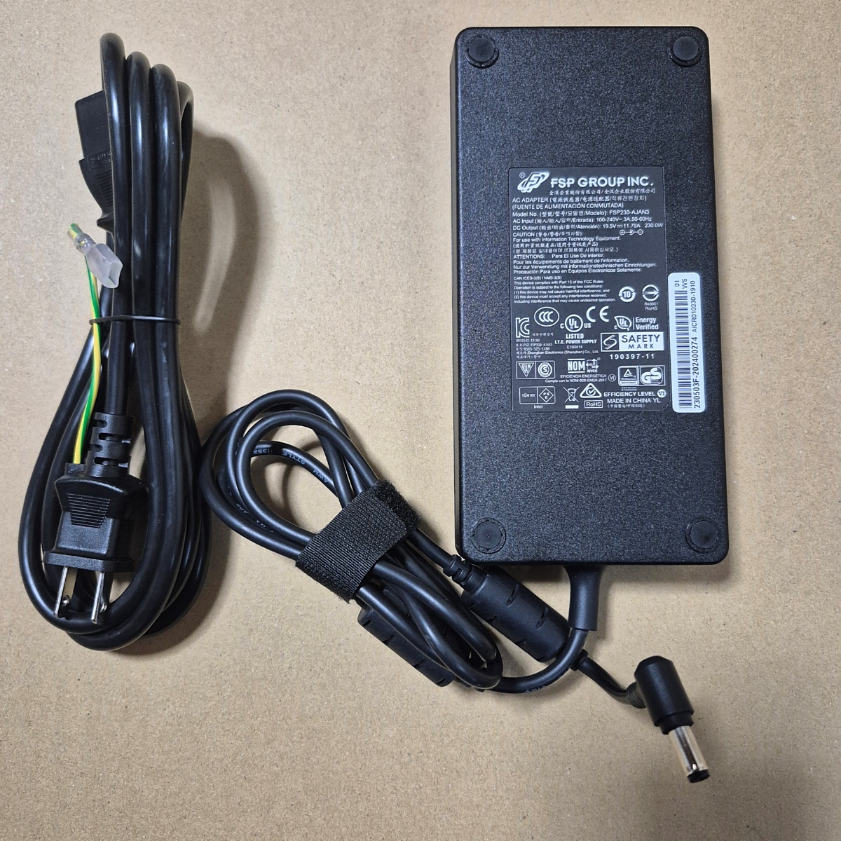 FSP アダプター 230W FSP230-AJAN3 60s26-0820