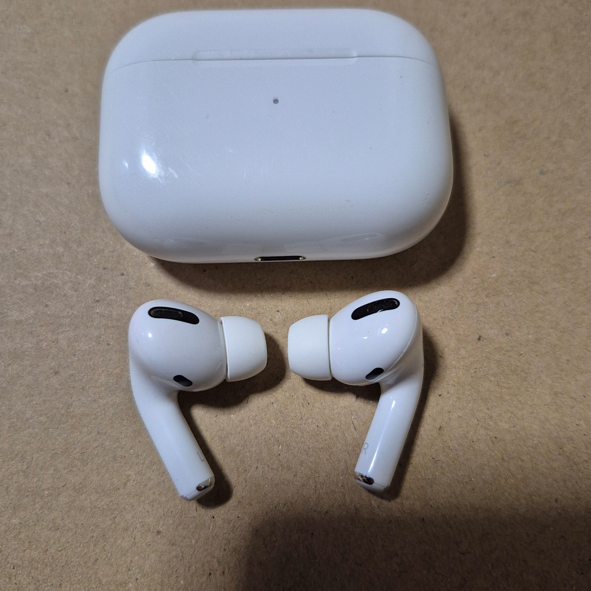 AirPods Pro A2084 エアポッズプロ 第1世代 60s26-0496-5