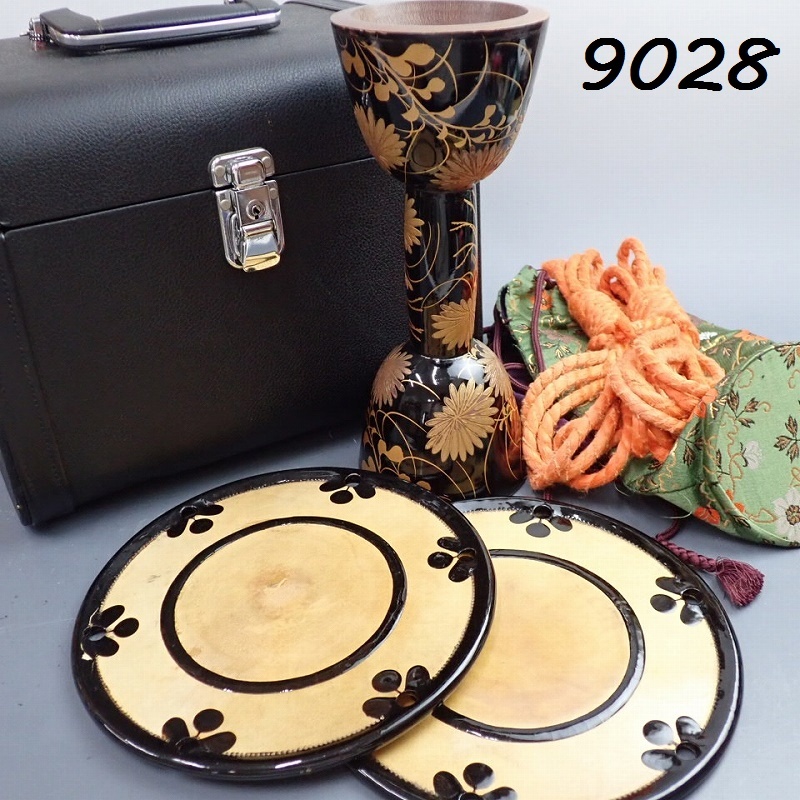 ●MK-9028 時代　小鼓　段鉋目彫　蒔絵胴　古皮　1組　ハードケース付　100サイズ　 20260402