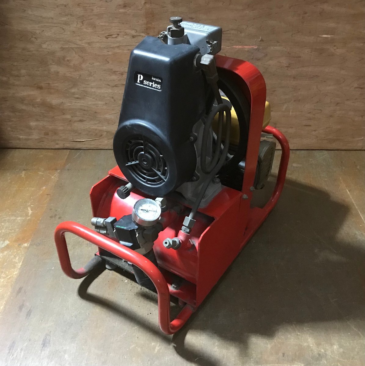 BA3686 引き取り限定 静岡県出品 タイガー エンジンコンプレッサー ロビンエンジン EY08 33180g メーター壊れ 動作未確認 くMAら