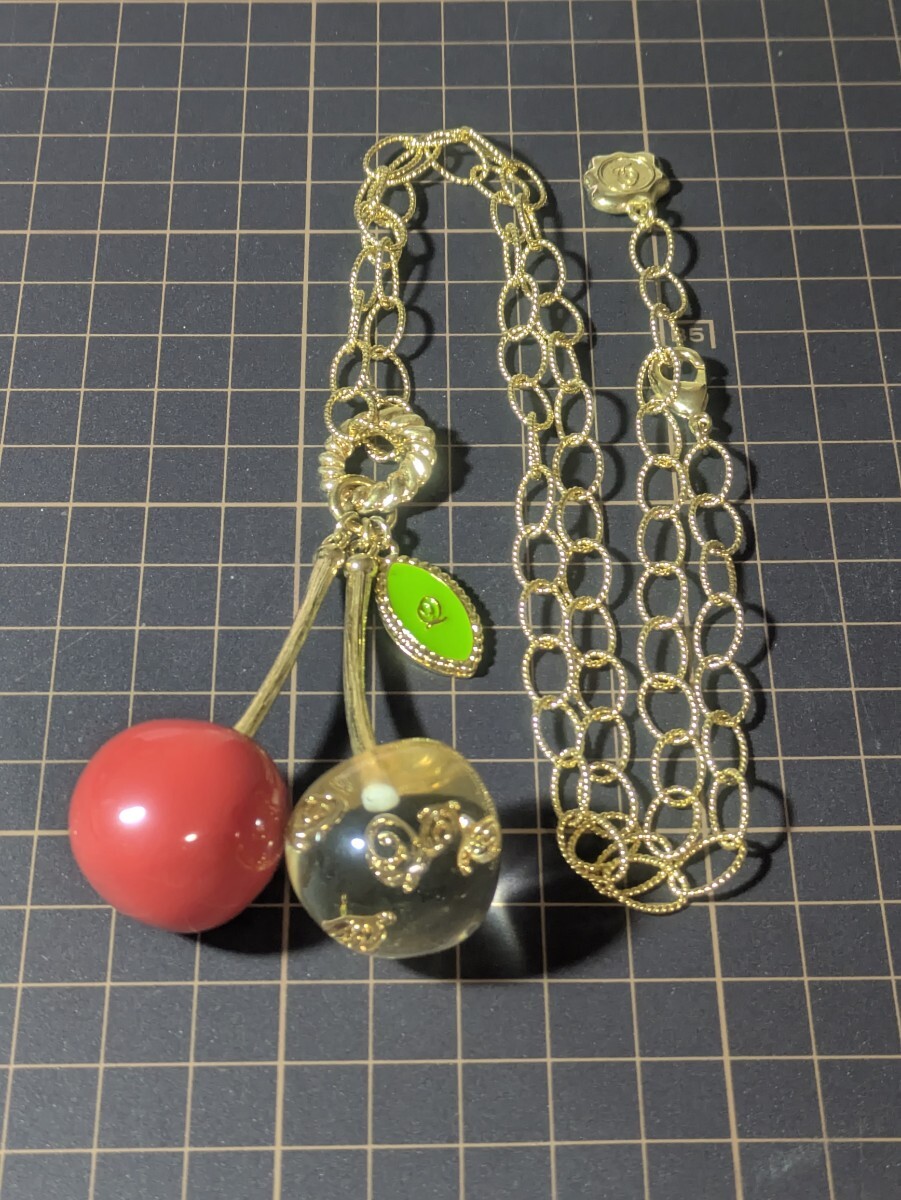 13D32【ジャンク 未検品】Q-pot. キューポット ネックレス アクセサリー さくらんぼ チェリー 赤 3cm