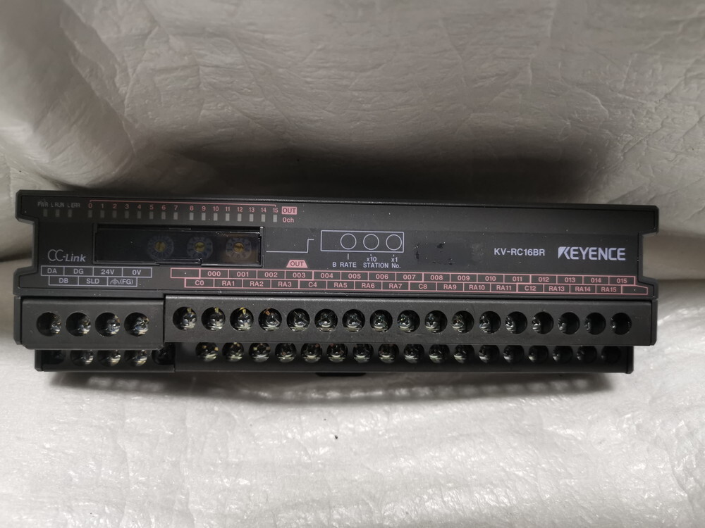 ★未使用に近い★ Keyence KV-RC16BR 16点出力中継機能付ネジ端子台