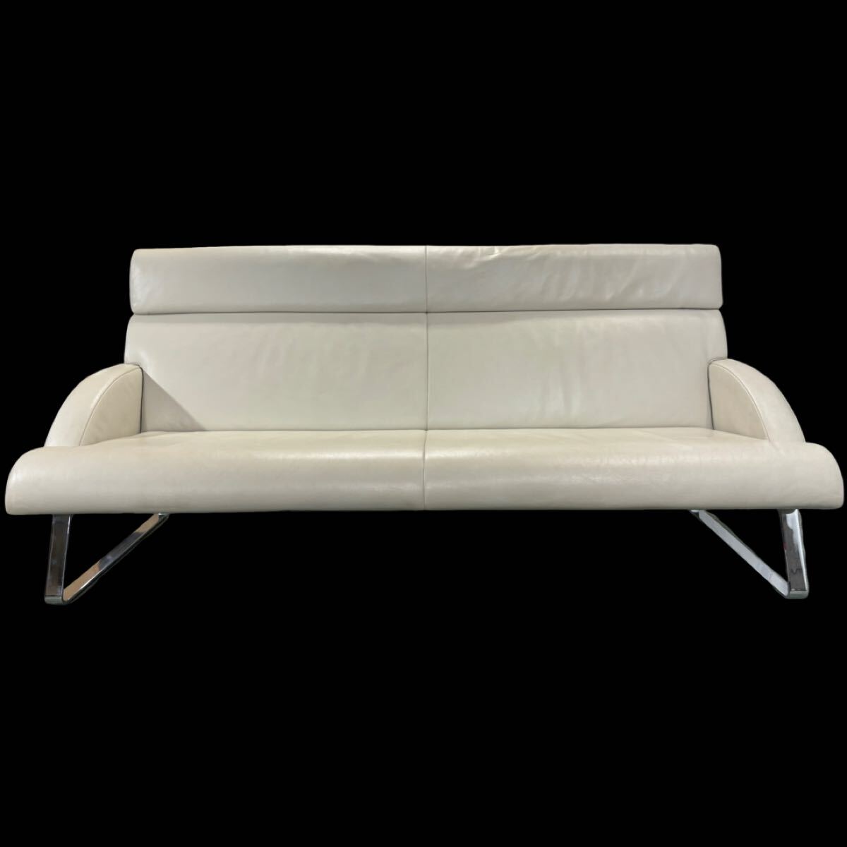 スイス家具ブランド de Sede デセデ 本革ソファ オフホワイト IDC大塚家具取扱い 3人掛けソファ アイアン脚 