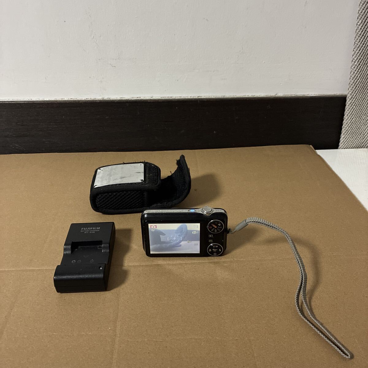 富士フィルム Fujifilm FinePix JX200 バッテリー付き コンパクトデジタルカメラ★現状品