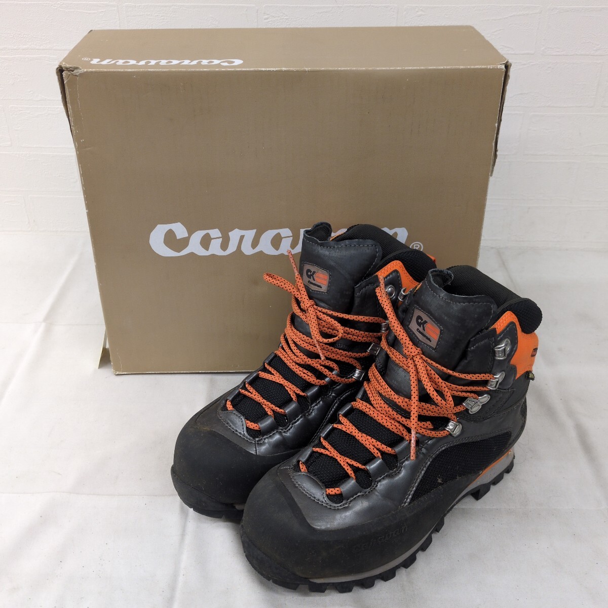 2077▲ 箱付き Caravan キャラヴァン メンズ サイズ24.5 3E トレッキングシューズ ブラック オレンジ 靴 シューズ 登山靴 ゴアテックス