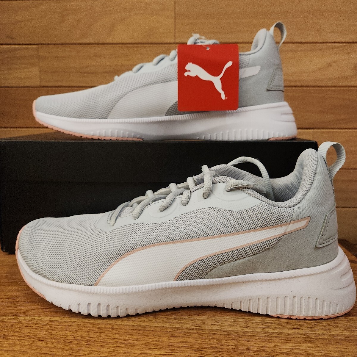 27cm 新品正規品 プーマ(PUMA)　フライヤー フレックス　グレー/ホワイト メンズ　ランニングシューズ　スニーカー　SoftFoam+仕様
