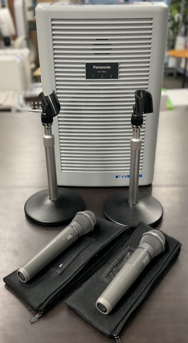 Panasonic パナソニック 800 MHzポータブルワイヤレスアンプ WX-PW82 マイク2本 マイクスタンド付 通電確認済