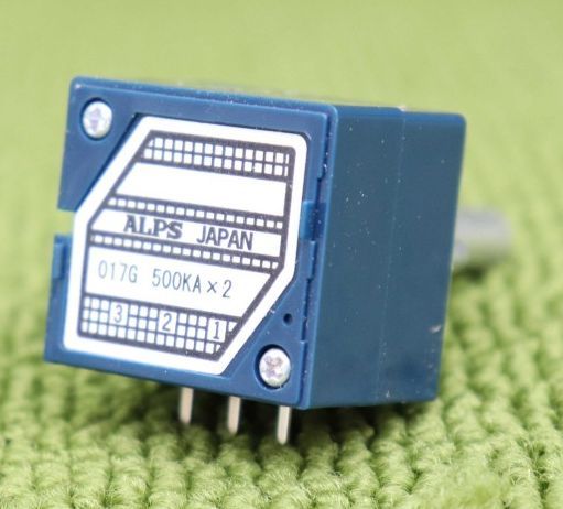 500K入札数量1で1個基板おまけ新品正規品 アルプス ALPS 2連 ボリューム クリックなし RK27 15A 溝軸 操作部25mm Aカーブ